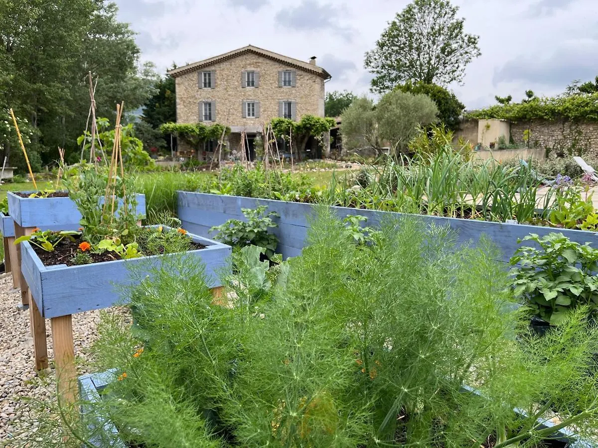 Bed and Breakfast Mas Lou Parpaioun à Crestet 0*,  France